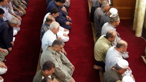 حدث بالفعل بسبب غياب الخطيب.. أهالي قرية بالشرقية يصلون الجمعة ظهرا