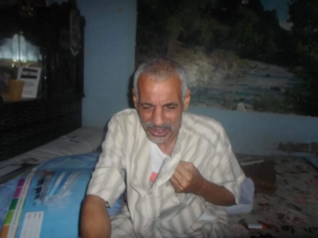 بالصور مشاجرة مع شباب متهور تحول حياة عم جمال لجحيم والديون تتراكم علي اسرته بعد ان اصبح طريح الفراش في ابو كبير