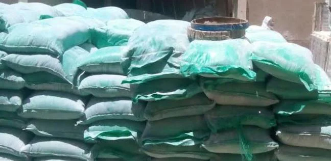 ضبط 1500 طن دقيق داخل مخبز دون ترخيص في الحسينية