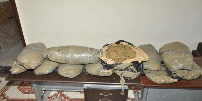 سقوط مسجل خطر بـ18 لفافة بانجو فى قبضة مباحث أولاد صقر الشرقية 