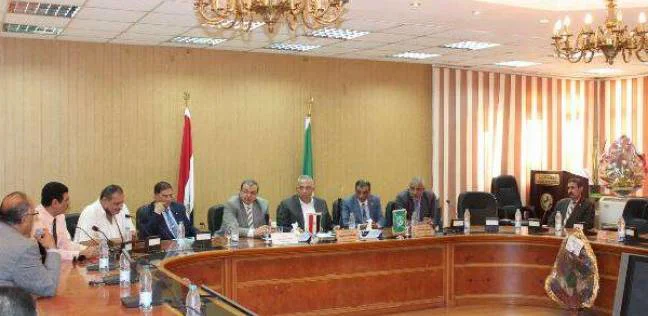 لجنة اختبارات لاختيار قيادات للمديريات بقيادة محافظ الشرقية 