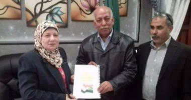 "تعليم الشرقية" تكرم مسئول وحدة القرائية بالمديرية