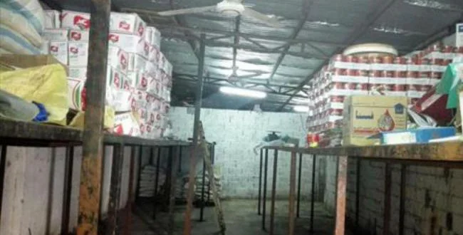 ضبط صاحب مخزن سلع غذائية بدون ترخيص بفاقوس