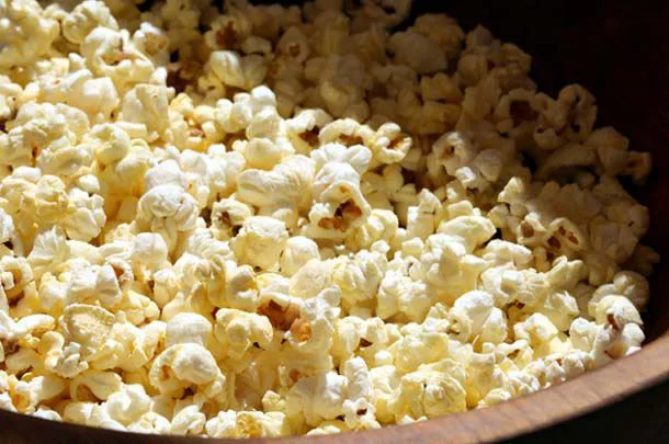 "بسبب الفشار" ارتفاع عدد التلاميذ المصابين بالتسمم فى الشرقية لـ17