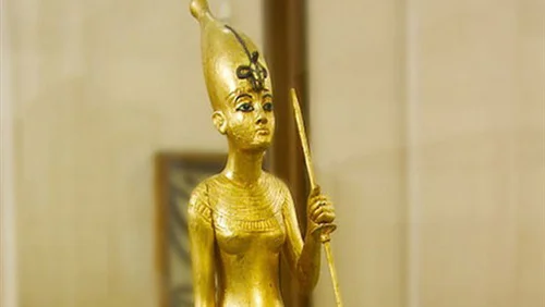 سقوط فلاح بحوزته تمثال أثرى ومجموعة من العملات الرومانية بالحسينيه