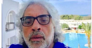 أحمد ناجى يعلن سلامة عائلة صلاح ويعاتب المنتقدين: "إزاى ميرقصش فى فرح أخوه"