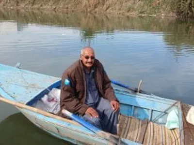 رحلة البحث عن الرزق الحلال.. يوم مع صيادي الشرقية فى قلب البحر.. فيديو وصور