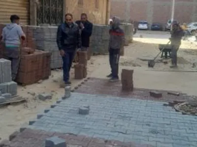 تركيب الانترلوك بشوارع منيا القمح بتكلفة 9 ملايين جنيه