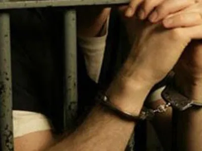 بعد عام من تغيبه.. حبس المتهم بقتل صديقه والتخلص من جثته في الصحراء بالشرقية