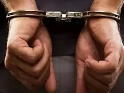 عمرها 3 سنوات.. ضبط طالب استدرج طفلة للتعدى عليها أعلى منزله بالشرقية